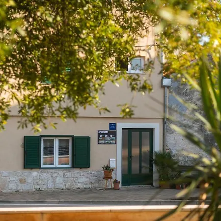 Lena Apartment *